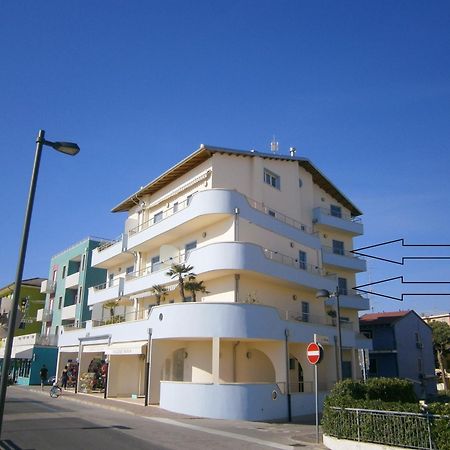 Residence Diana Frontemare - Agenzia Cocal Каорле Экстерьер фото